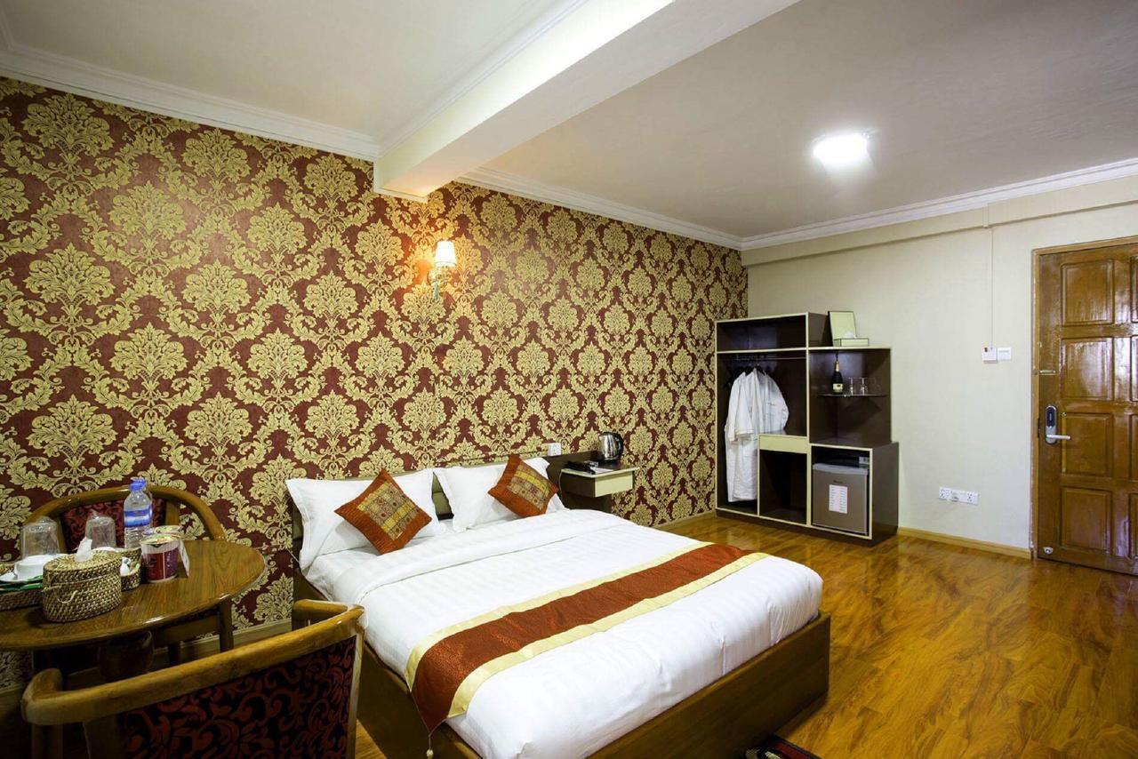 Thiha Bala Hotel П'їн-У-Лін Екстер'єр фото